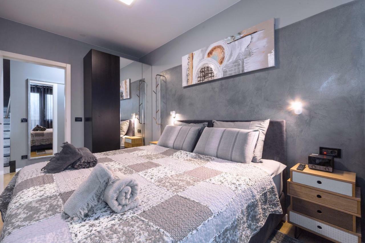 New Gallery West 101 *